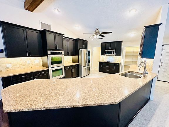 5th image of 3015 Tall Pine Dr