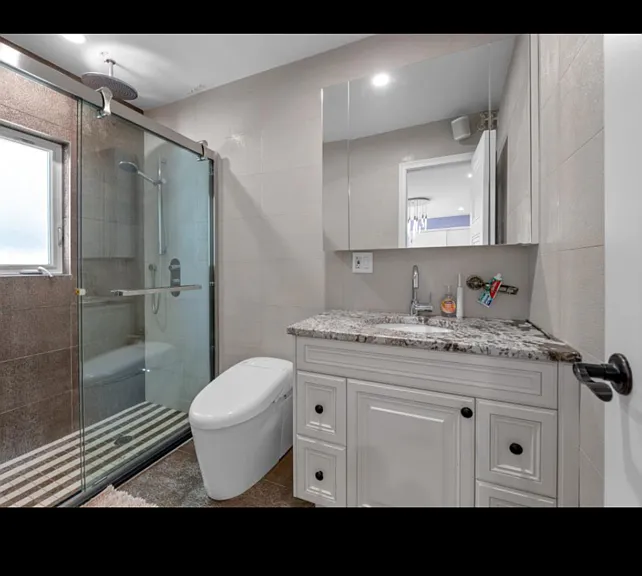 6937 172nd St — Photo 5
