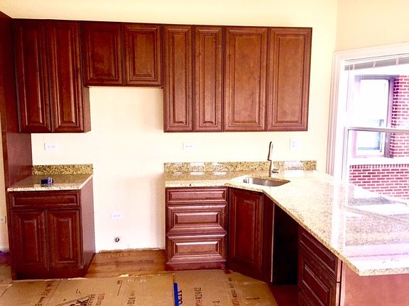 5th image of 7600 N Eastlake Ter APT 02