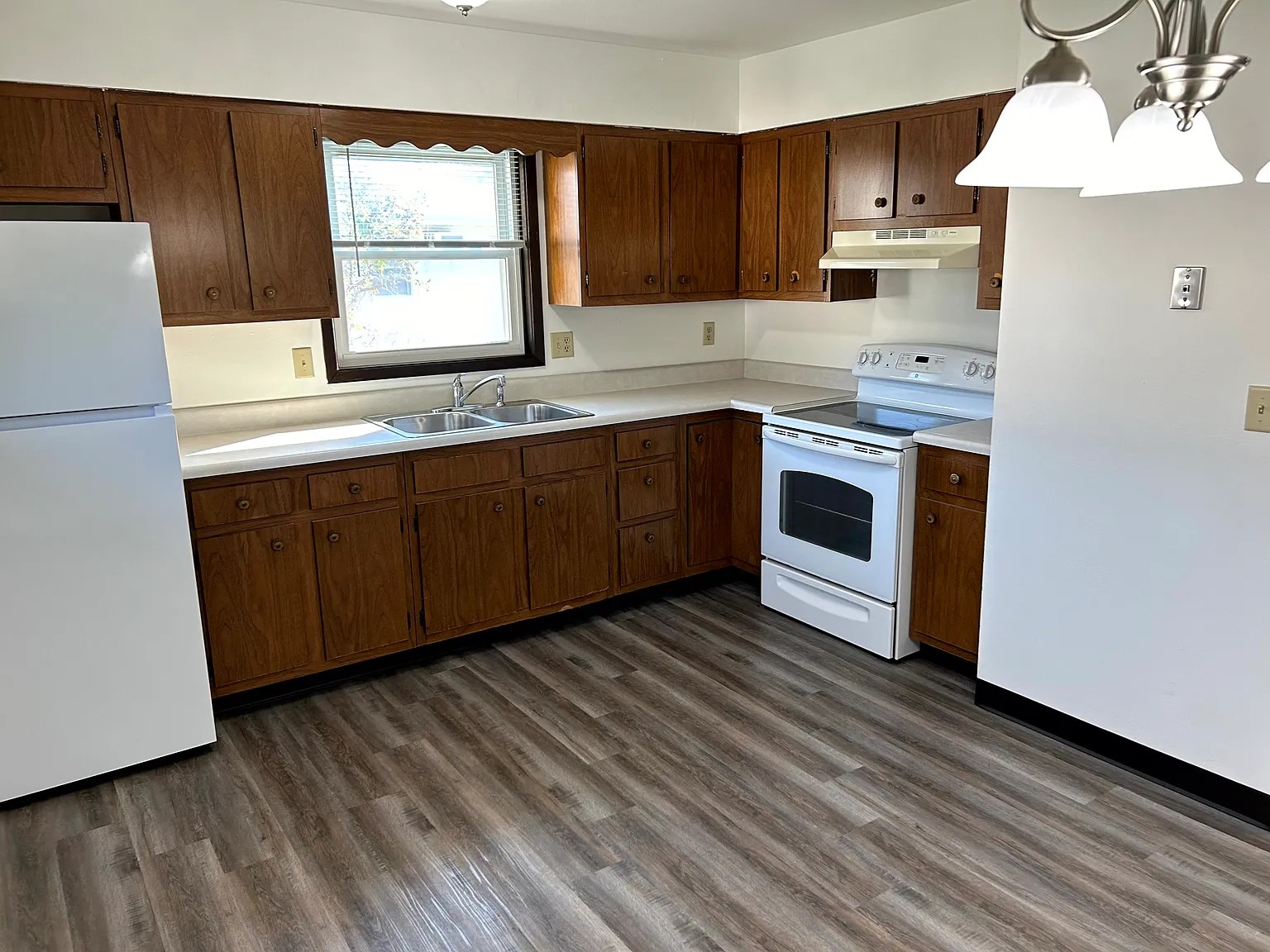 2 bed, 1100 sqft, $925 — Photo 1