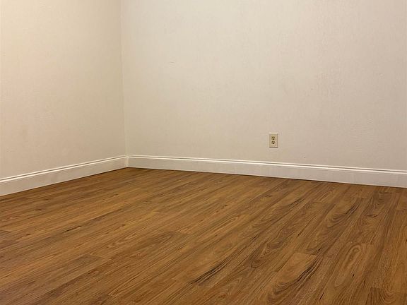 3rd image of 6217 Boyle Park Rd