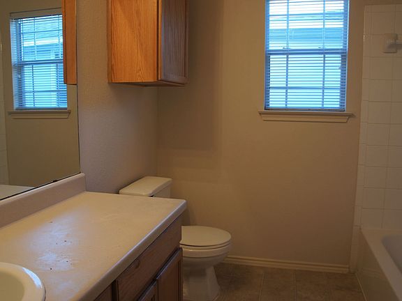 5th image of 814 Palo Duro Dr