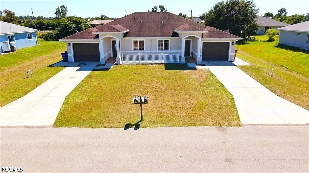 3 bed, 2.0 bath, 1194 sqft, $1,800 — Photo 1
