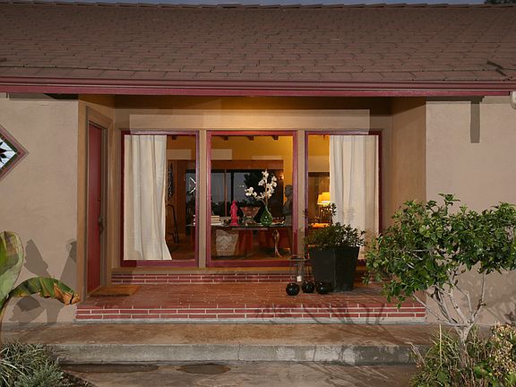 3rd image of 524 N Alta Vista Ave