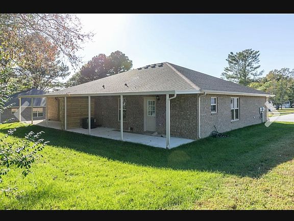 2nd image of 282 Hunt St