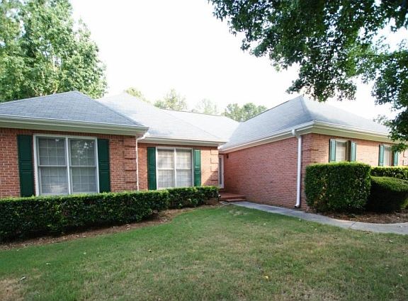 3rd image of 4841 Thornwood Dr
