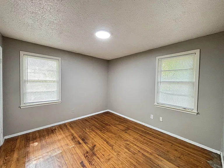 4694 McCrory Ave — Photo 9