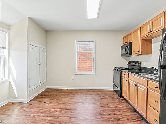 3rd image of 210-212 3rd St #2