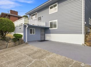 5922 23rd Avenue S, Seattle, WA 98108