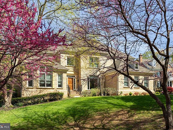 2nd image of 1411 Woodhurst Blvd