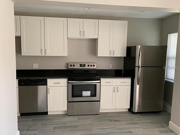 3rd image of 2612 El Portal Ave