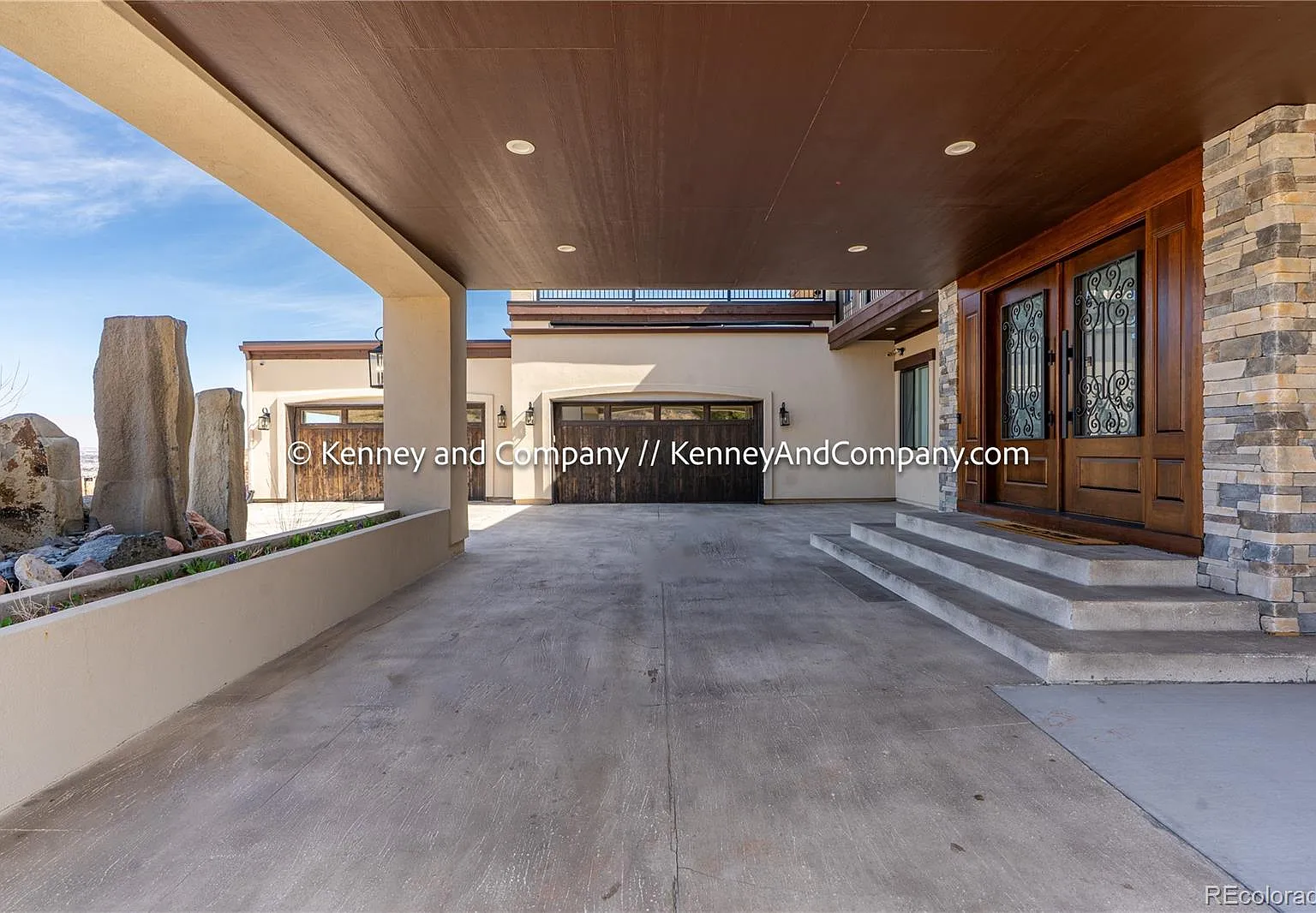 5 bed, 4.5 bath, 7367 sqft, $6,995 — Photo 2