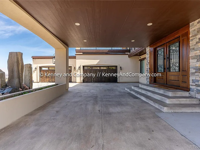 6438 Farthing Dr — Photo 2