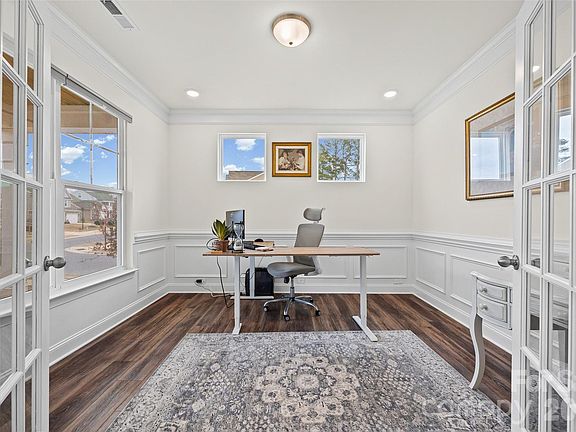5th image of 2374 Windley Dr