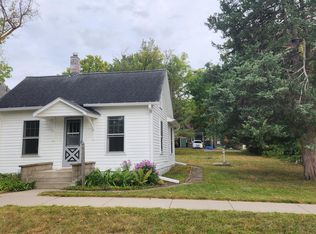 215 Park St W, Cannon Falls, MN 55009