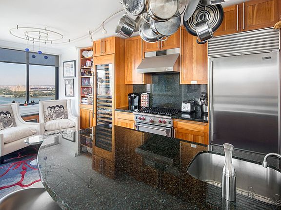 2nd image of 455 E 86th St APT 29A