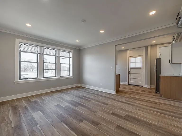 6148 N Francisco Ave — Photo 6