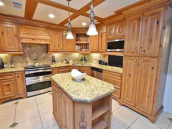 2nd image of 17114 Loch Raven Ln