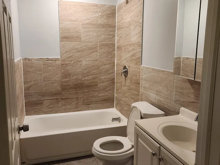 959 Grove St #B — Photo 11