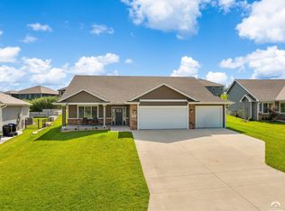 5511 SW Timber Ridge Ln, Topeka, KS 66610