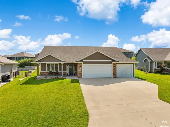 5511 SW Timber Ridge Ln, Topeka, KS 66610