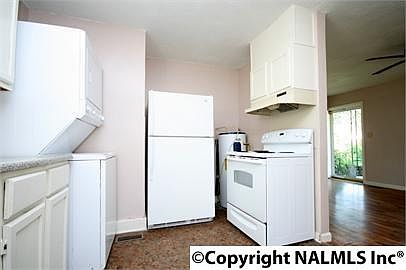 4th image of 330 Pauline Dr