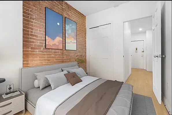 1301 Third Avenue #1R