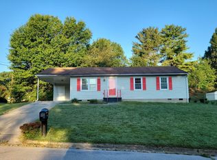 166 Bell Ct, Danville, VA 24541