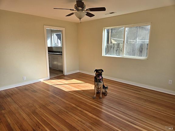 4th image of 92 Franklin Avenue