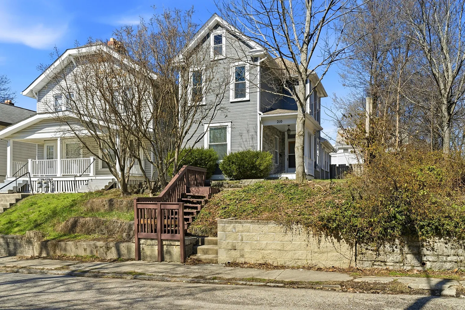 210 E Blake Ave photo 1
