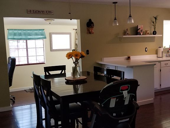 Kitchen/dining 