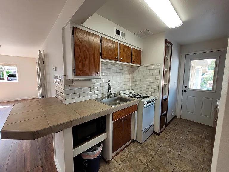 315 S Dunham Ave #B — Photo 6