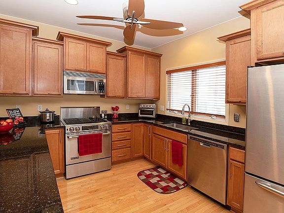 4th image of 3450 Golden Ave APT 16