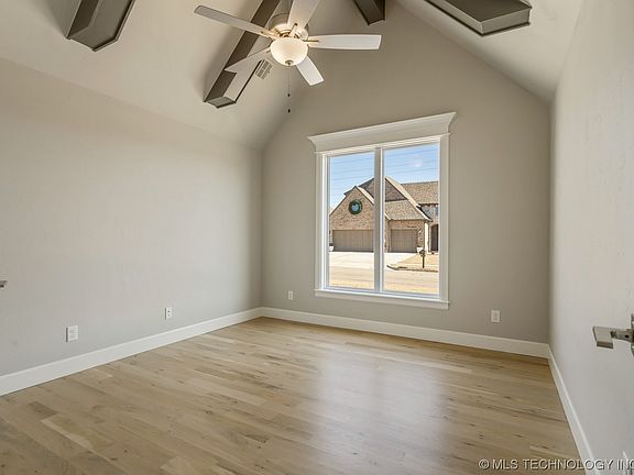 2nd image of 2921 E Quaker St