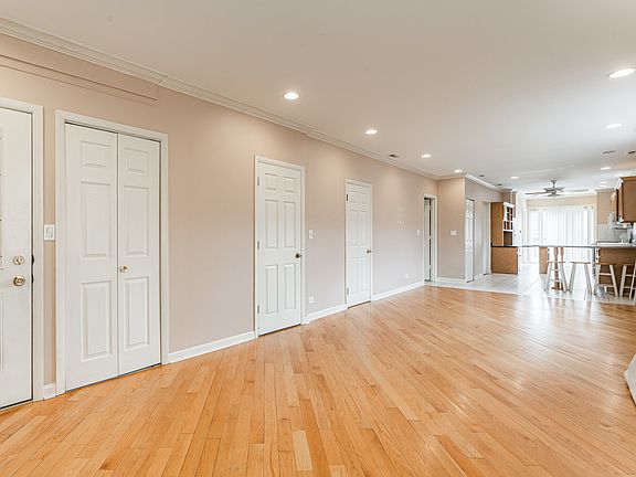 3rd image of 3912 N Odell Ave