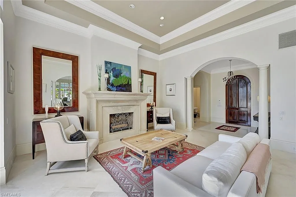 4 bed, 5.5 bath, 4869 sqft, $30,000 — Photo 3