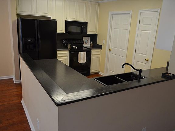 4th image of 112 Lakeshore Dr