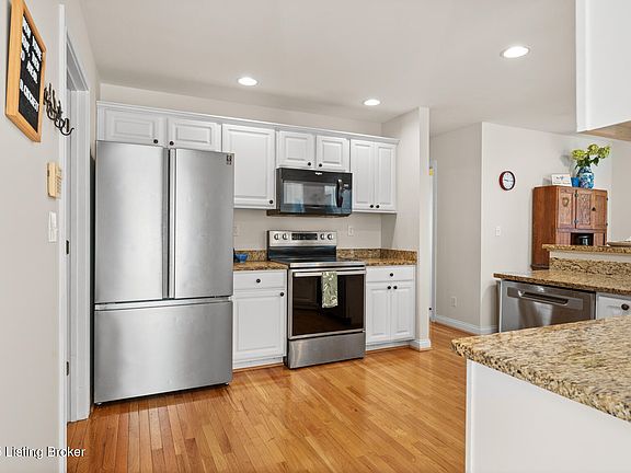 4th image of 135 Blossom Cir