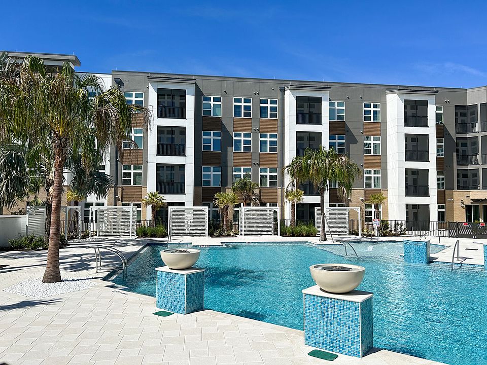 1st image of 4950 Lunar Ln #205