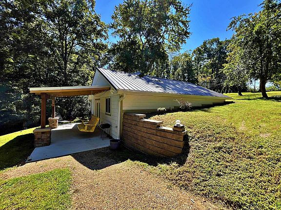 4th image of 282 White Oak Dr