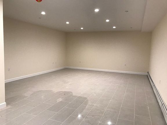 5th image of 206 Bay 29th St #1B
