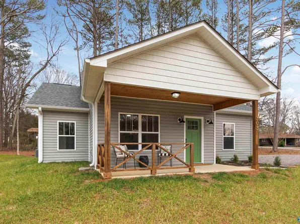 303 4th St NE, Arab, AL 35016
