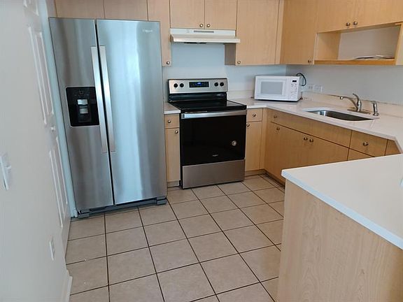 4th image of 408 Villa Cir