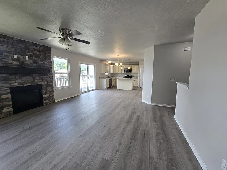 5731 W David St — Photo 2