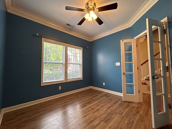 2nd image of 4406 Overbecks Ln