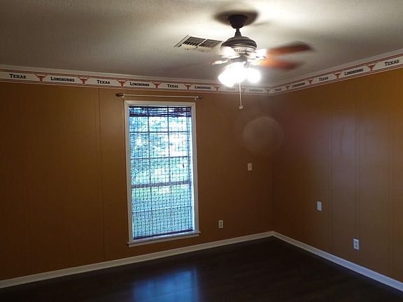 4th image of 705 N Beglis Pkwy