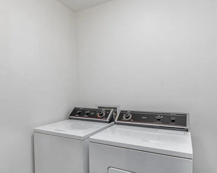 151-163 E Jones St — Photo 11