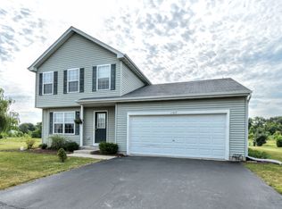 11617 Amberwood Dr, Hebron, IL 60034