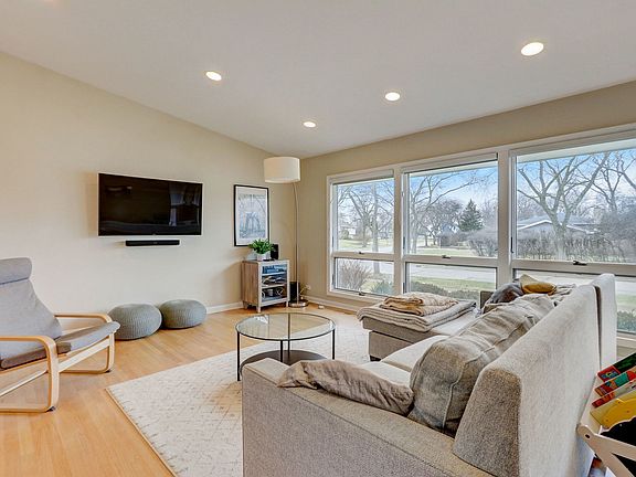 3rd image of 1745 Heather Ln