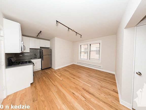 5th image of 2420 N Kedzie Blvd #917